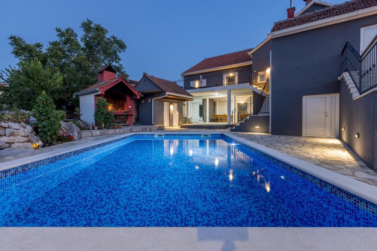 Holiday Home Luka Nova Sela ภายนอก รูปภาพ