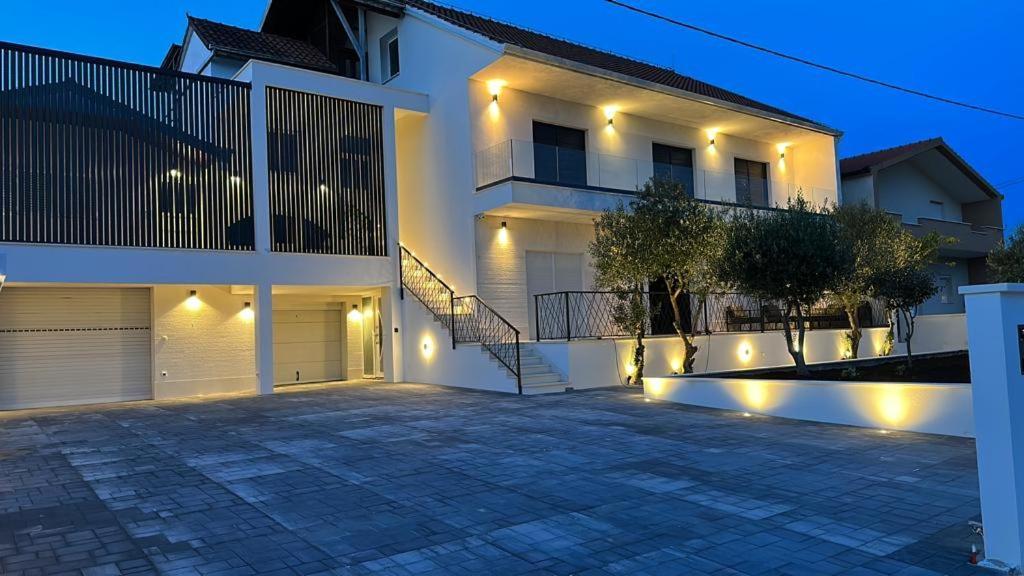 Holiday Home Luka Nova Sela ภายนอก รูปภาพ